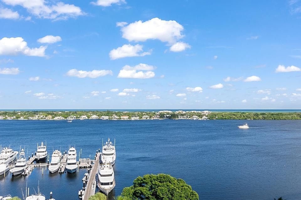 1st image of 136 Lakeshore Dr #Penthouse 10