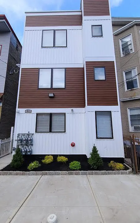 22 Godwin Ave