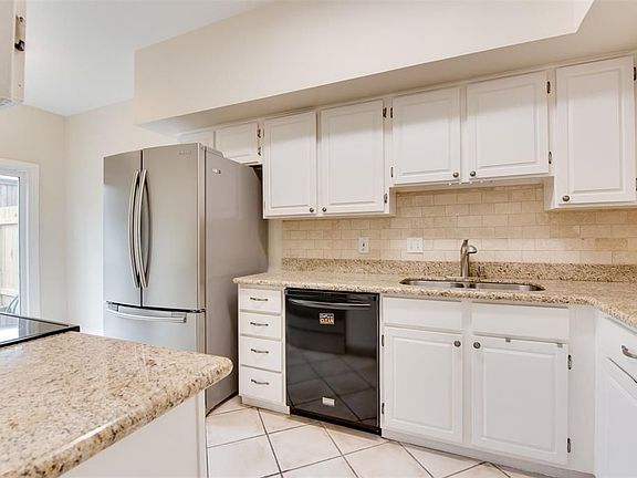 2nd image of 1330 Augusta Dr APT 25
