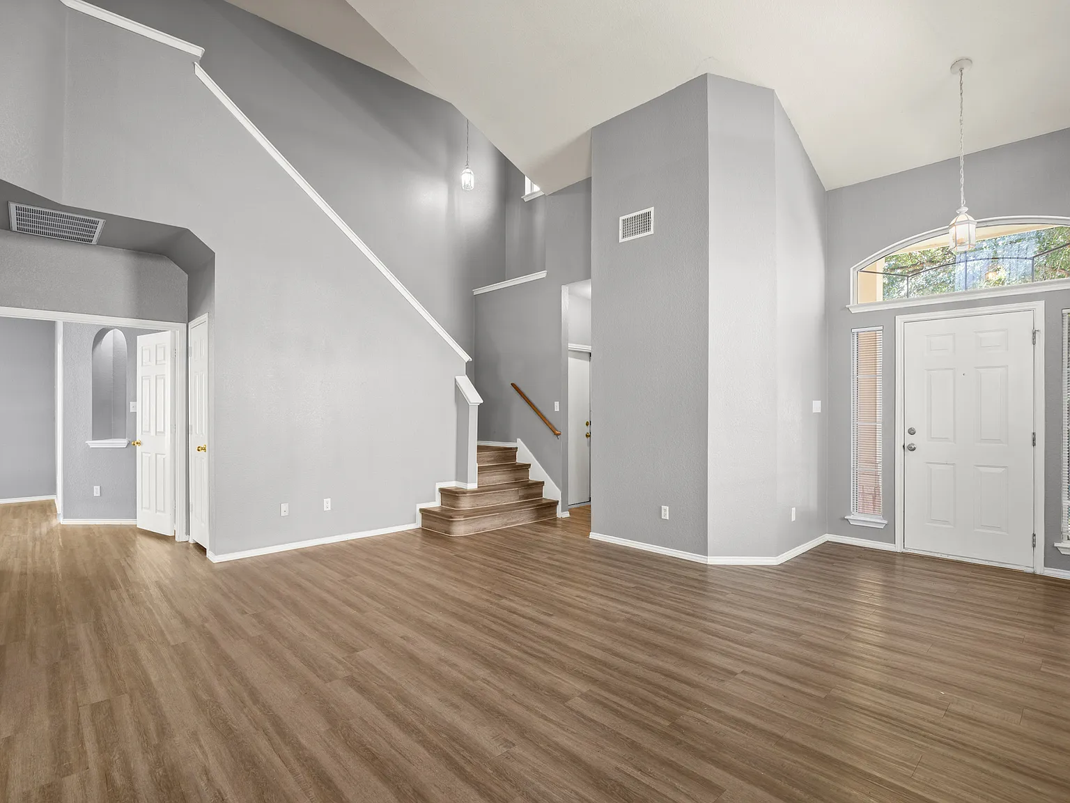 3 bed, 2.5 bath, 2098 sqft, $1,895 — Photo 4