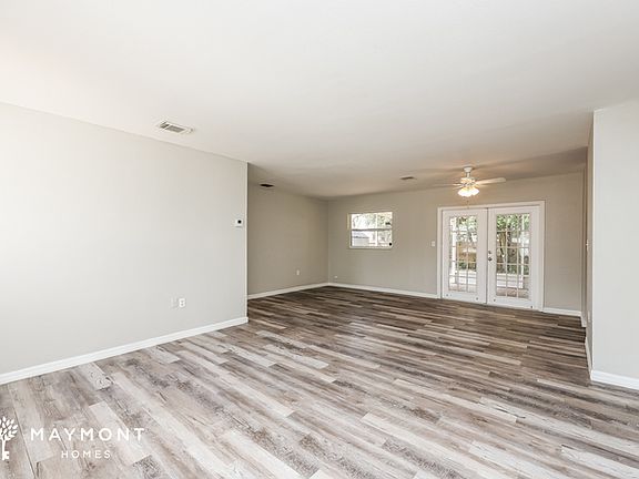 3rd image of 1208 E Camellia Dr