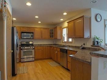 3rd image of 4030 Elm Dr