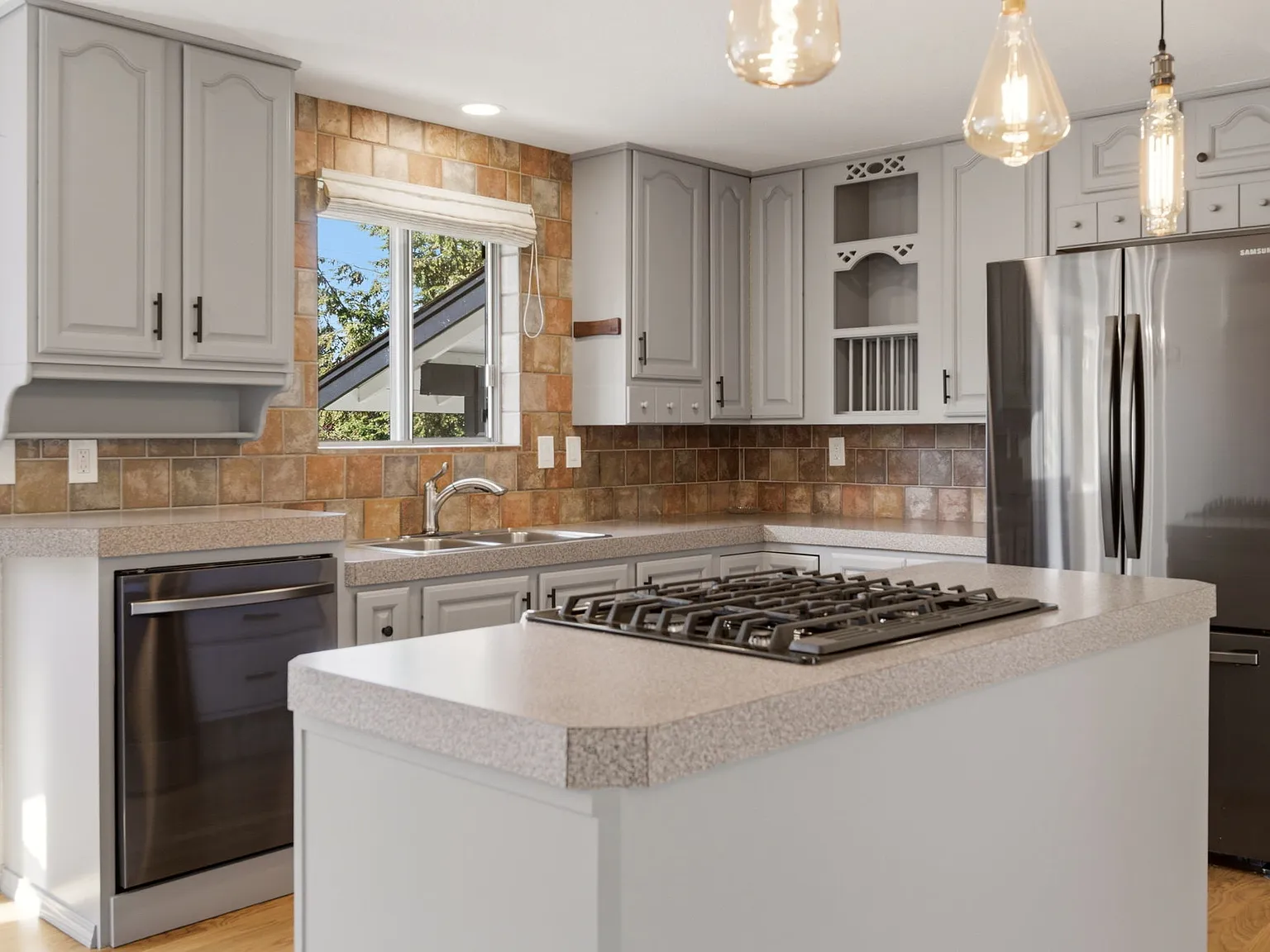 4 bed, 1448 sqft, $3,750 — Photo 3