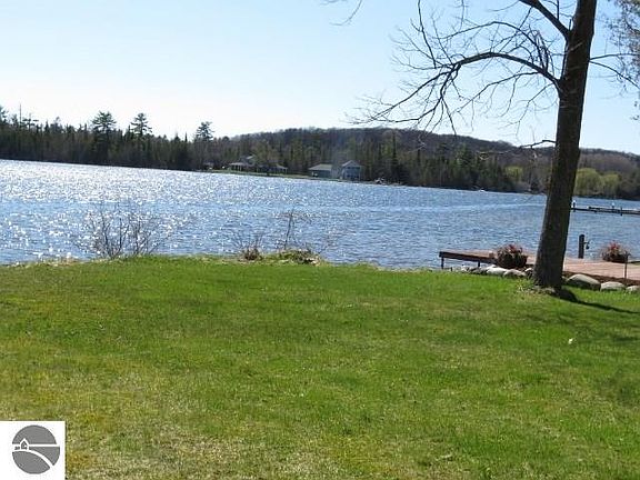 3rd image of 7887 Cottage Dr