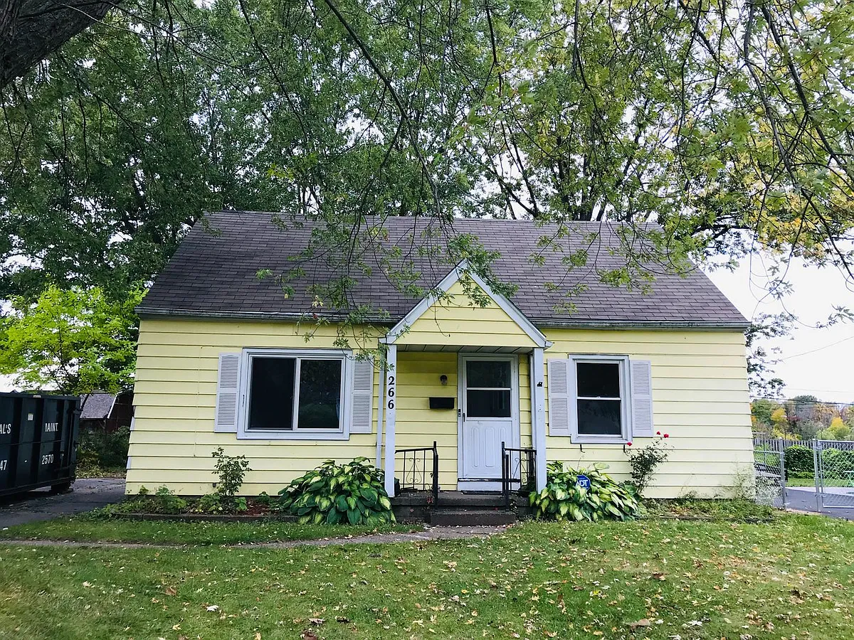 Building Photo - 266 Hoover Dr