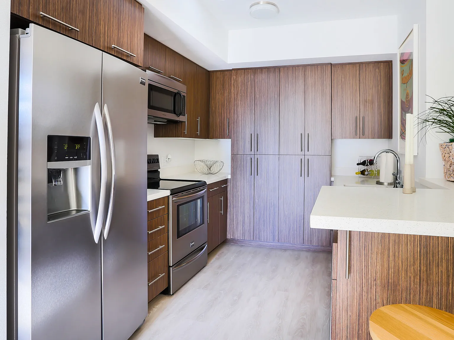 201 Marshall — Photo 2