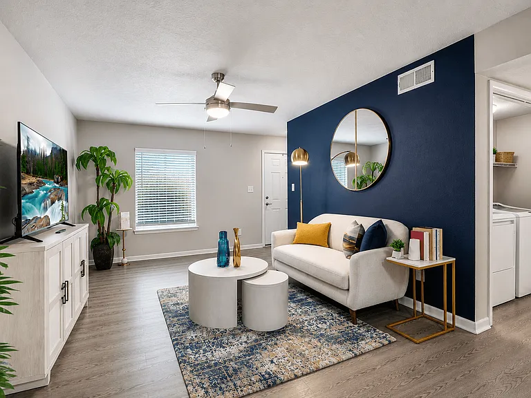 Waters Edge Apartments — Photo 4
