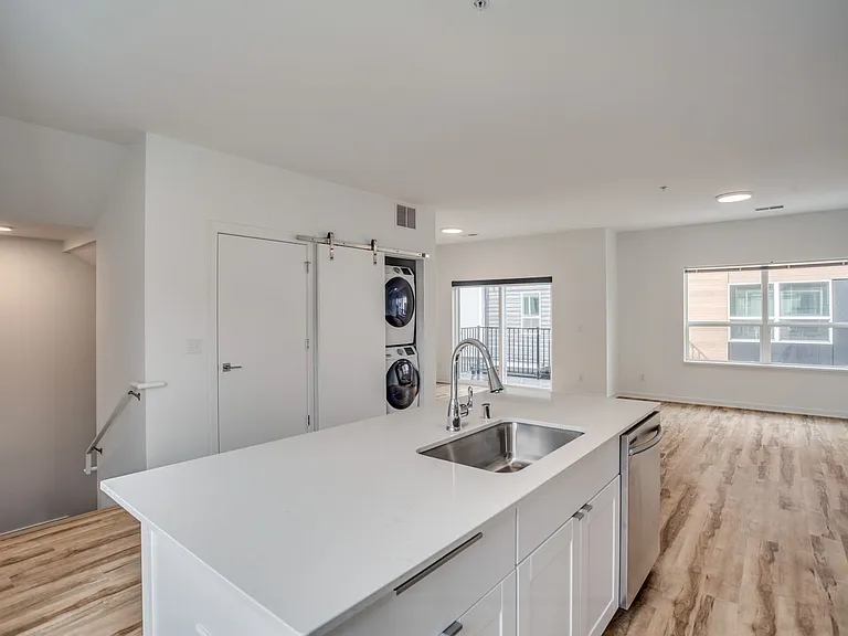 3333 Nicollet Ave S — Photo 34