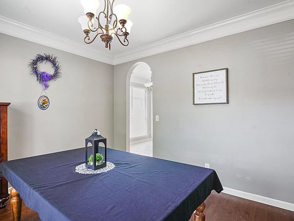 5th image of 657 Barkley Cir