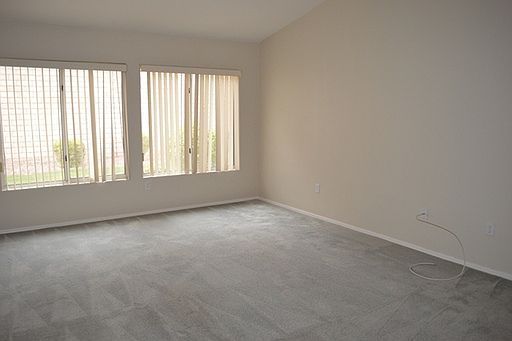 4th image of 2917 Laverton Dr