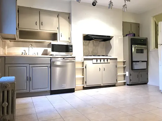 Rented by Brown Harris Stevens | media 4