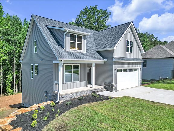2nd image of 139 Mountain Lake Dr