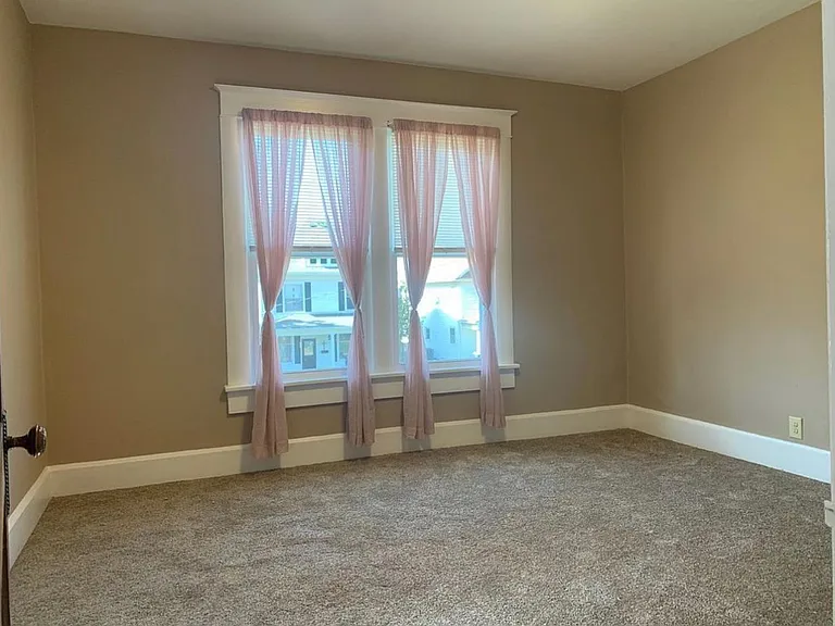 2416 Doniphan Ave — Photo 15