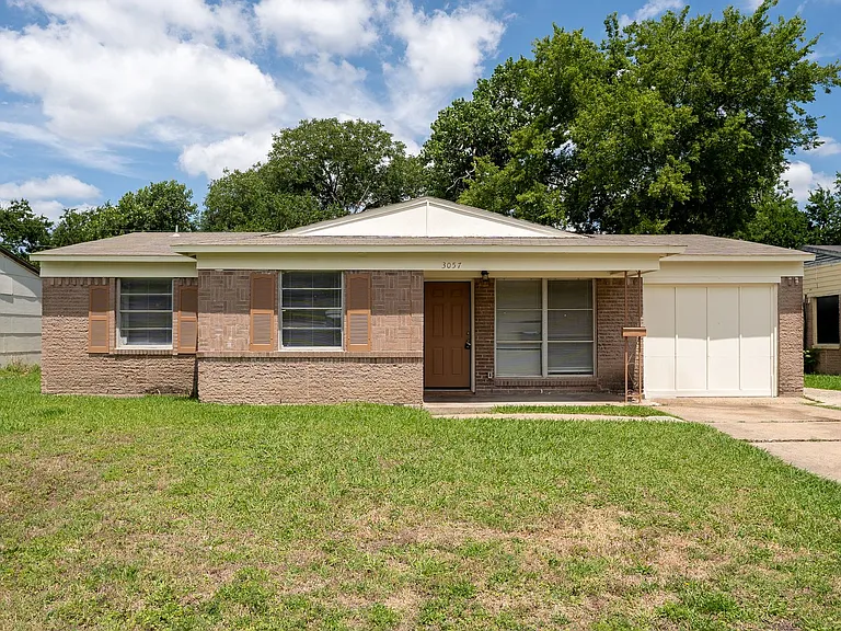 3057 Dogwood Dr — Photo 2