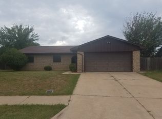1612 NW Black Mesa Dr, Lawton, OK 73505