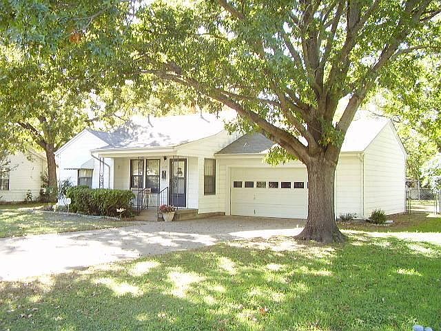 1st image of 1009 Lydick Ln