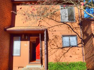 990 Sutton Ct, Charlottesville, VA 22901