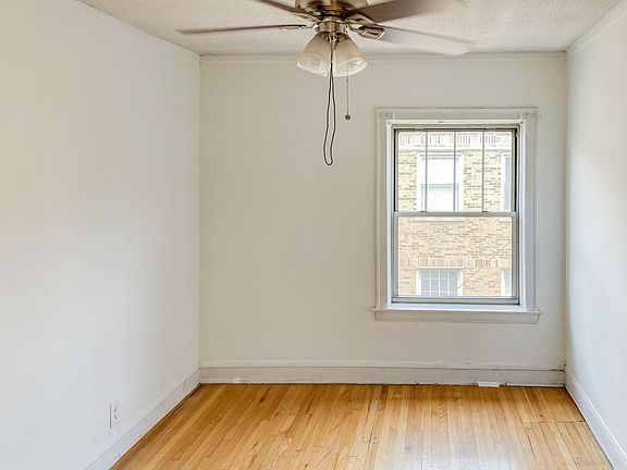 3rd image of 4817 1/2 N Wolcott Ave #1B