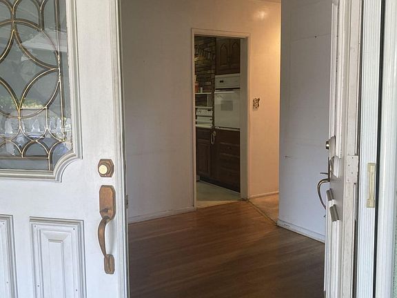5th image of 1749 E Greenville Dr