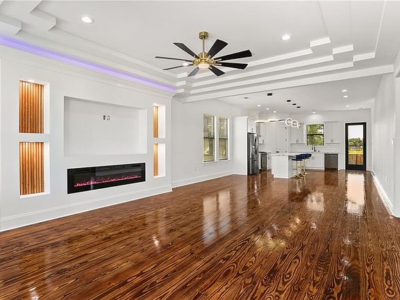 3rd image of 3813 Evangeline Dr