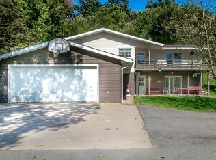 35608 216th St, Bellevue, IA 52031