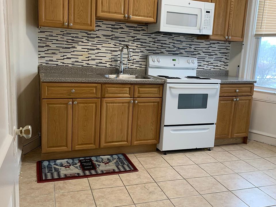 1st image of 4770 Tampa St Floor 2