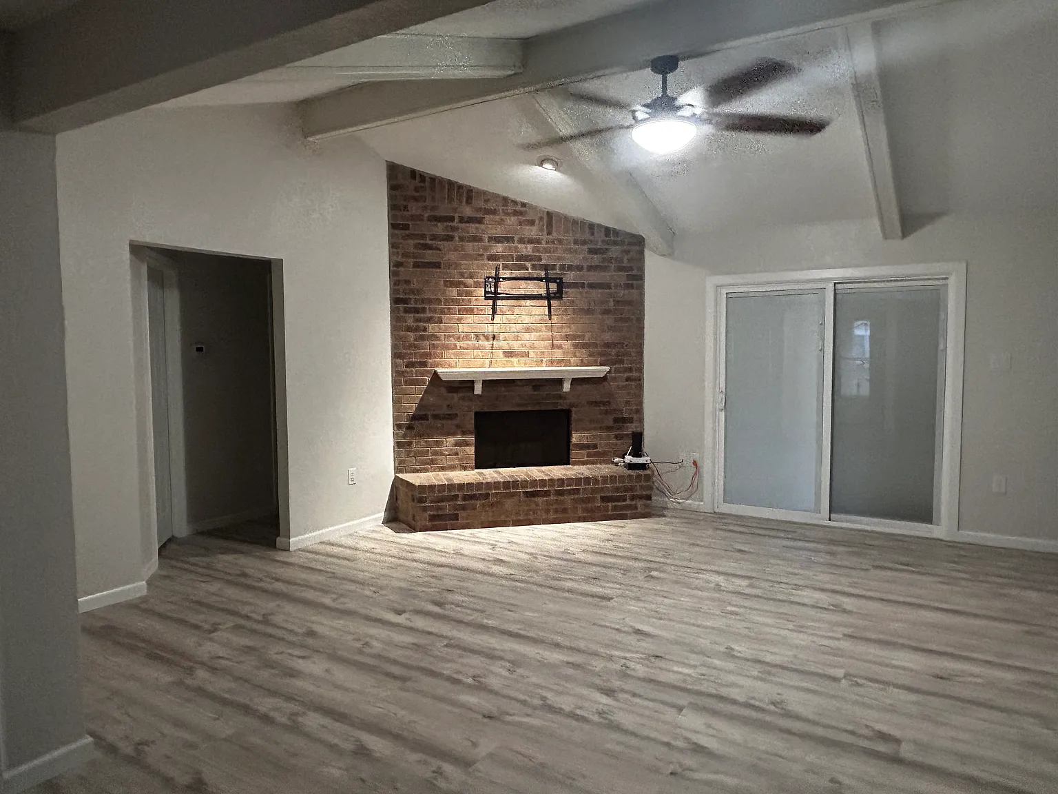 928 Flagstone Dr — Photo 4