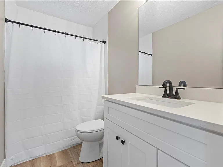 2445 Avenue I — Photo 10