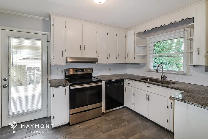 926 Green Ridge Ct — Photo 6