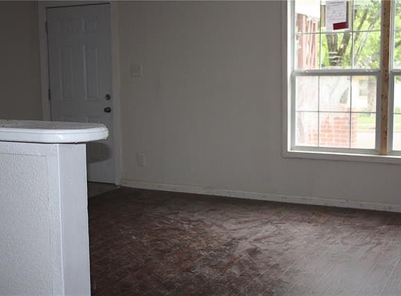 3rd image of 3612 S Ewing Ave
