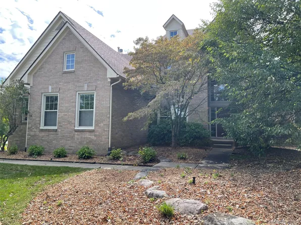 45856 Bristol Cir, Novi, MI 48377