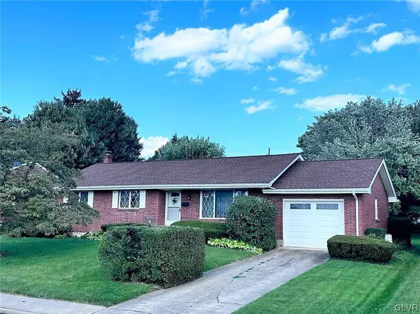 3208 N 4th St, Whitehall, PA 18052