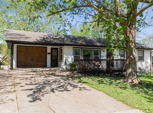 1105 N Prairie St, Pella, IA 50219