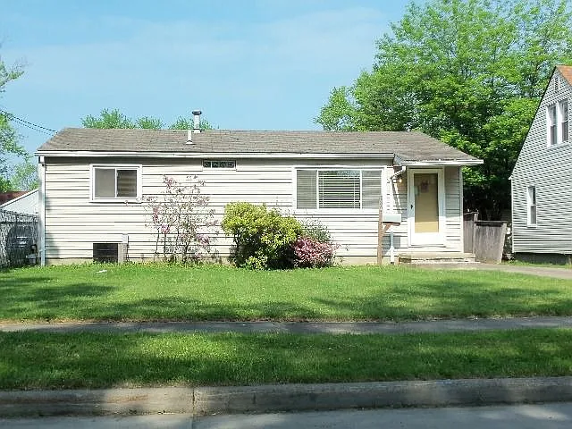 1865 Northfield Ave NW photo 1
