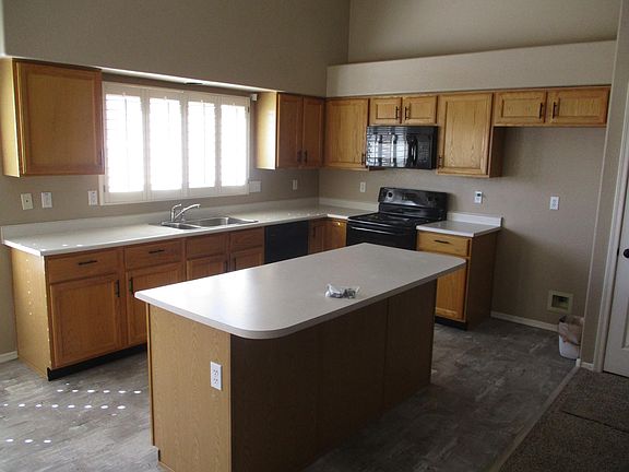 3rd image of 2591 N 133rd Ave