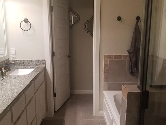 4th image of 8613 SW 37th St