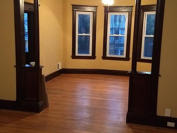 5th image of 431 Hoyt St