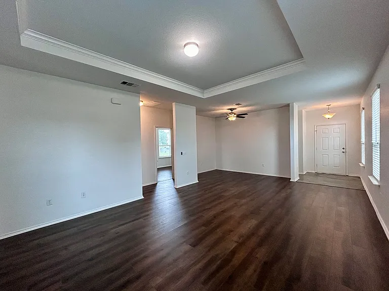 9117 Southwick Dr — Photo 4
