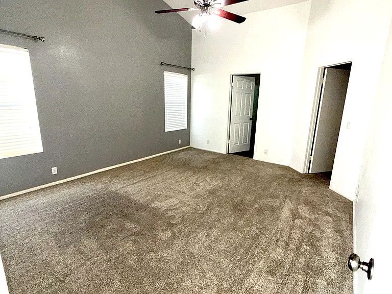 17617 N Larkspur Ln — Photo 3