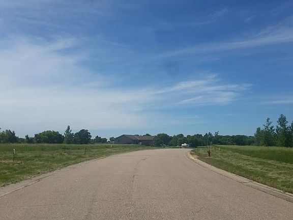 5th image of 350 Lake Erin Dr