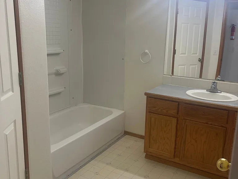 1420 S Skyline Dr — Photo 14