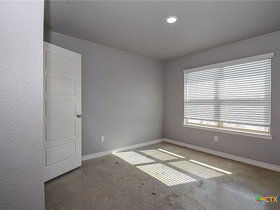 4th image of 1641 Dryden Ave