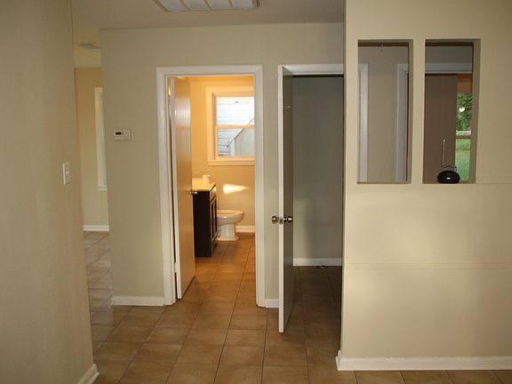 3rd image of 2702 Patricia Dr