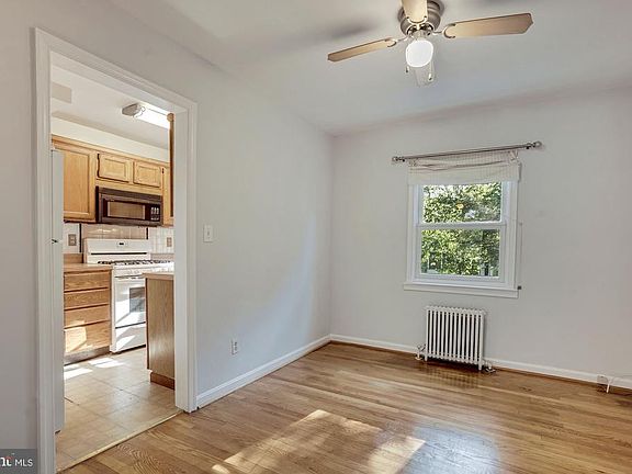 5th image of 1055 N Nelson St