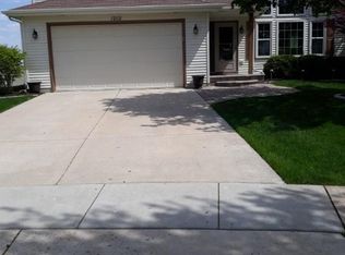 1202 Riverhaven Trl, Joliet, IL 60431
