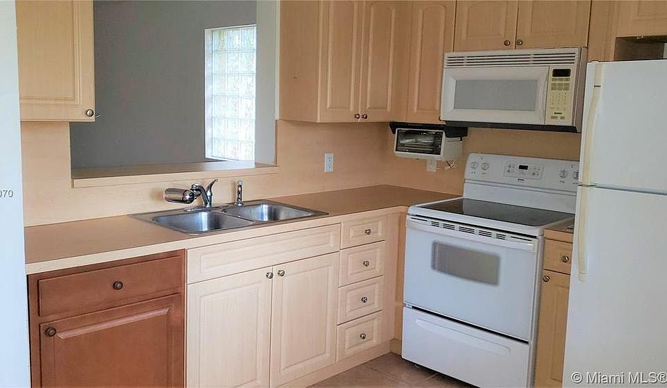 2nd image of 7920 NW 6th St APT 201