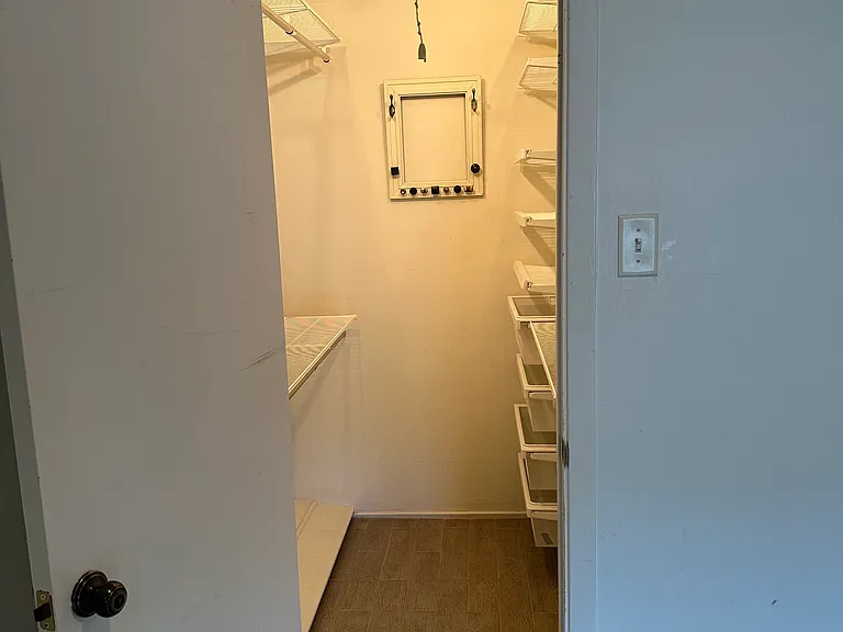 1008 Sunmeadow Dr — Photo 7