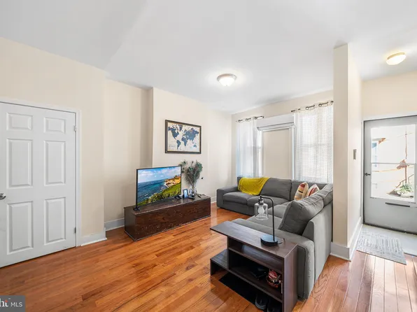 530 Turner St, Philadelphia, PA 19122