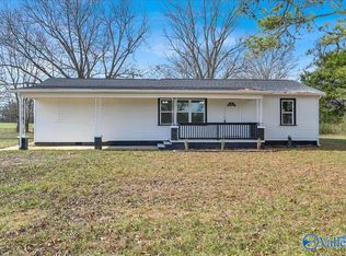 1027 Culver Rd, Falkville, AL 35622