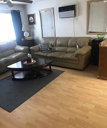 5th image of 2106 Long Beach Blvd